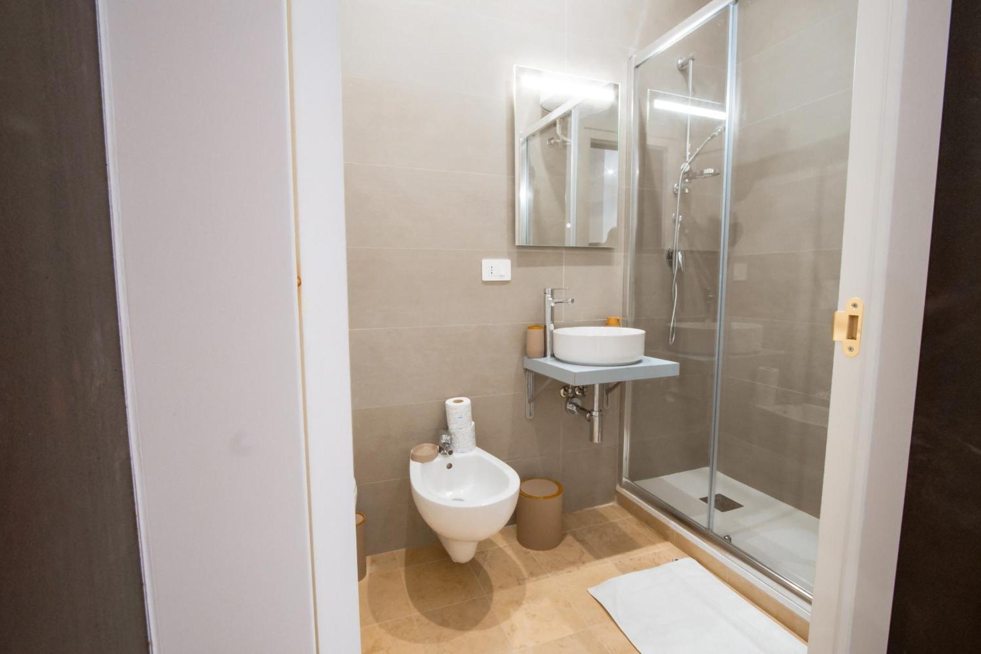 Palazzo Marevento Apartment Bari Bagian luar foto