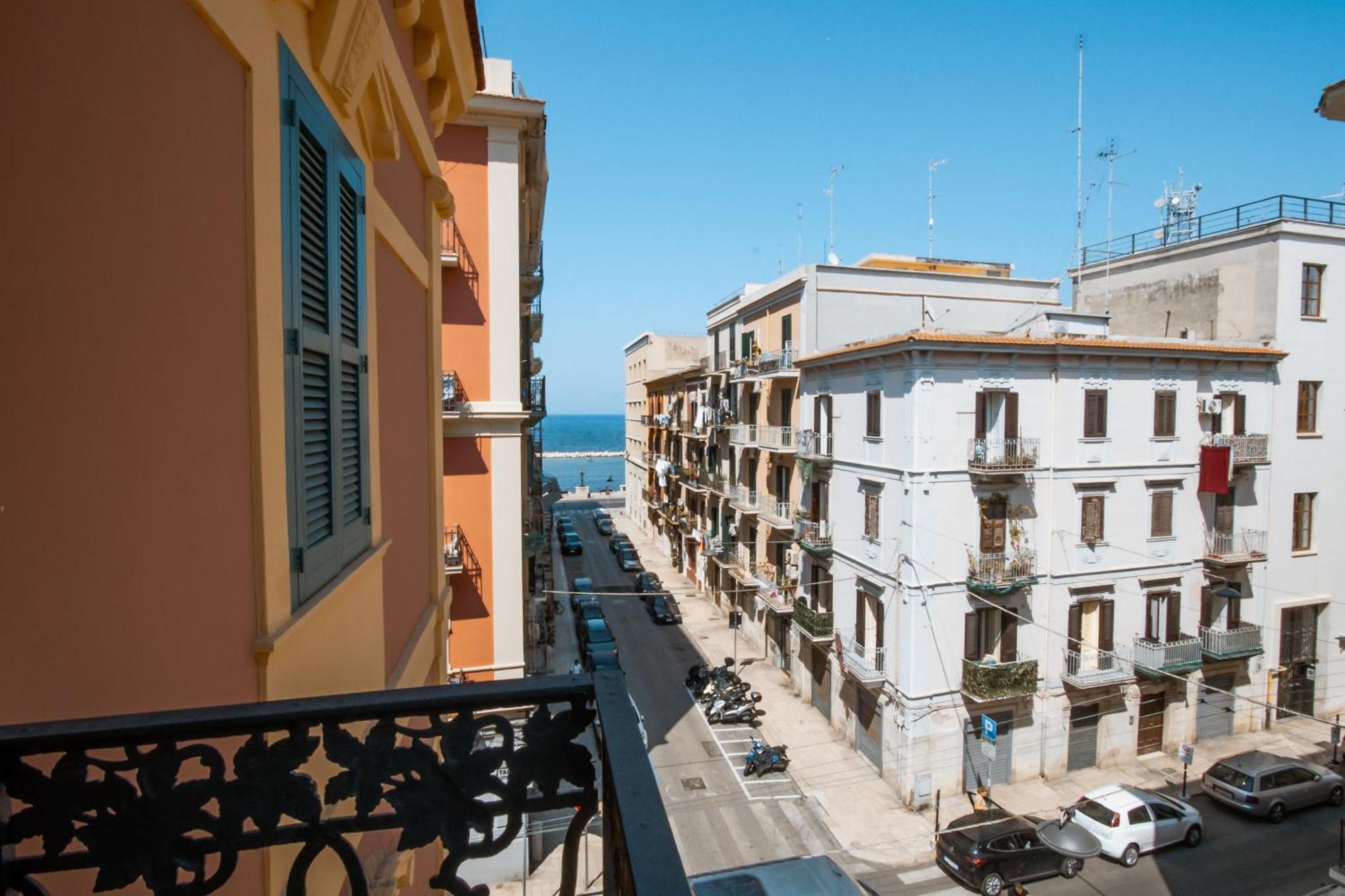 Palazzo Marevento Apartment Bari Bagian luar foto