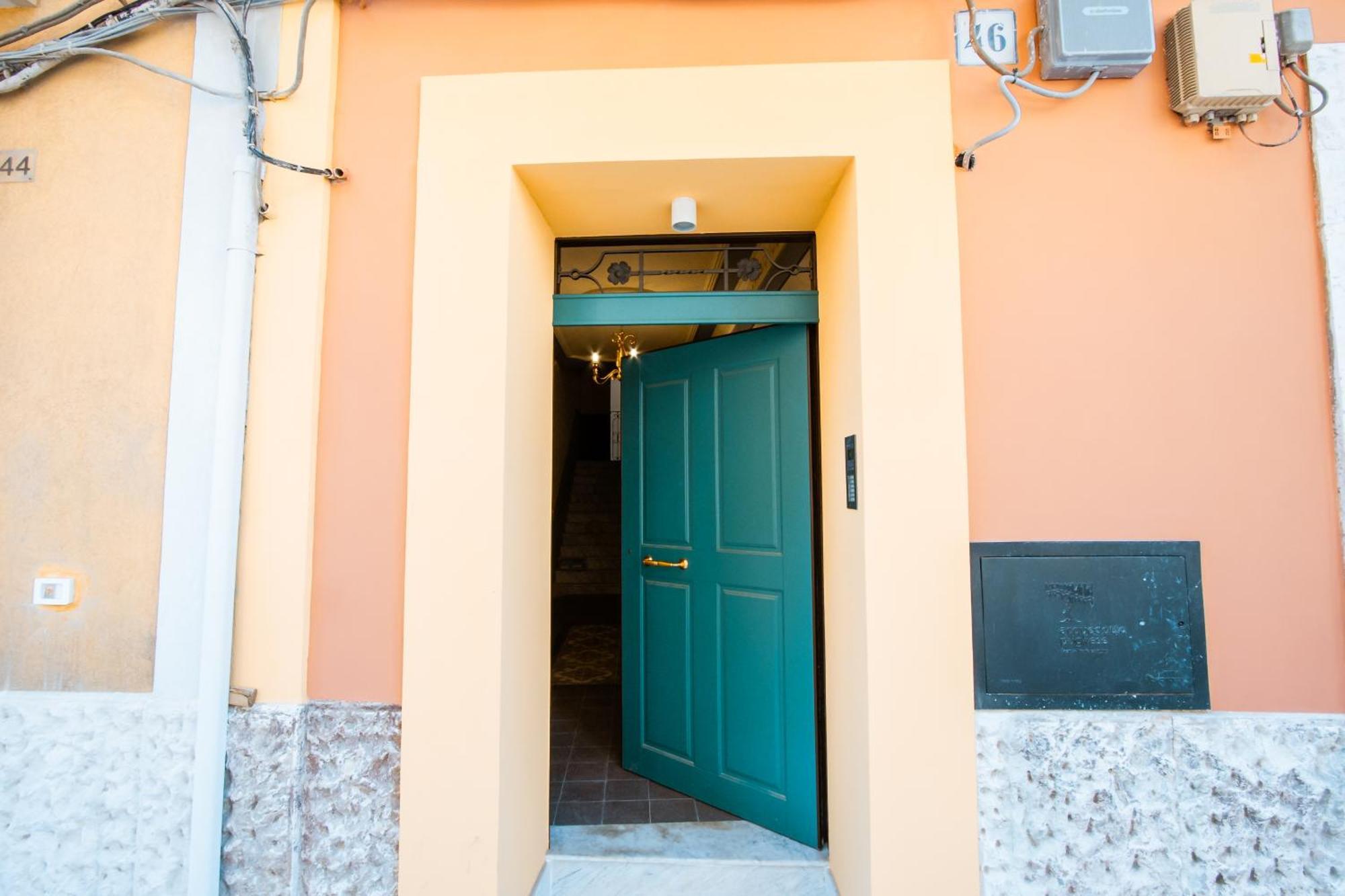 Palazzo Marevento Apartment Bari Bagian luar foto